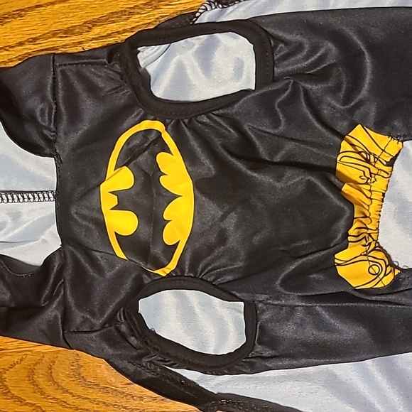 NIP Batman Dog Halloween Costume - Picture 3 of 10